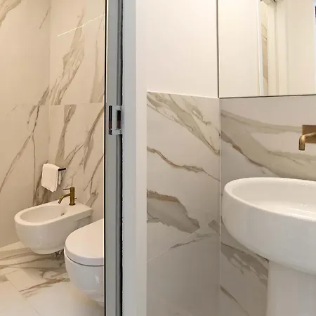 Ora Acanfora 4* روما